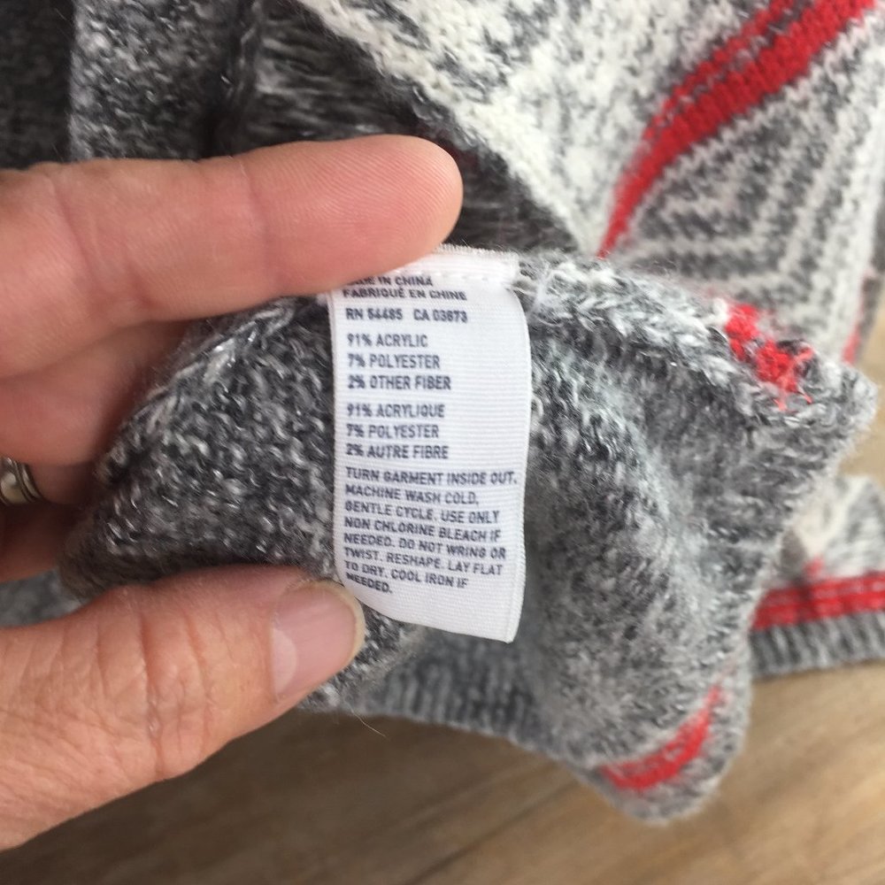 AEO loose front tribal print gray/red cardigan - Picture 5 of 6